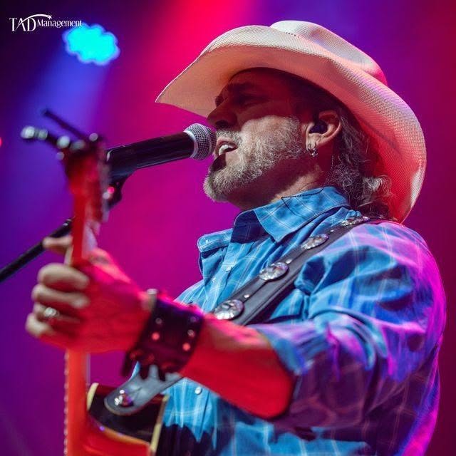 Don "Hollywood" Yates, singer of the National Anthem at the 2026 Horseshoe Harvest Hangout roughstock rodeo event.